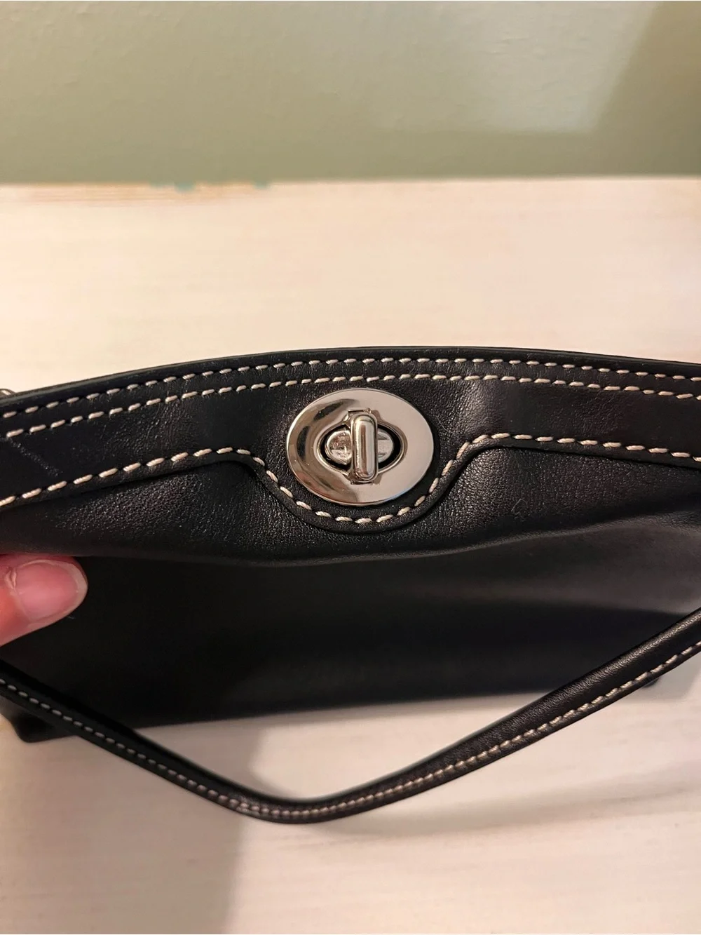 Coach Black Leather Turnlock Wristlet Y2K